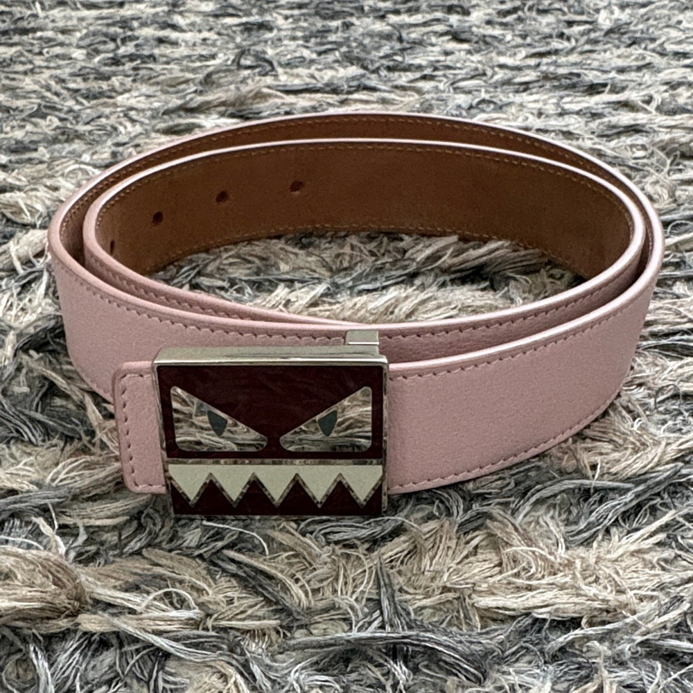 Fendi Light Pink Leather Belt with Silver Burgundy Fendi Monster Logo Buckle - Picture 2 of 9